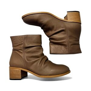 Anthropologie Leather Slouchy Ankle Boot Womens 5.5 Boho Chic Neutral Minimalist